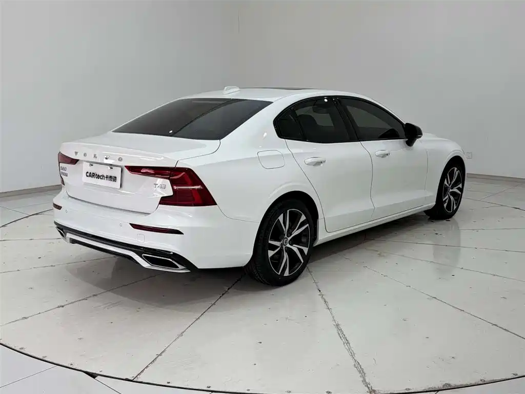 Volvo S60 2020 T4 Zhiyuan Sport Edition купить на сайте DeffCars