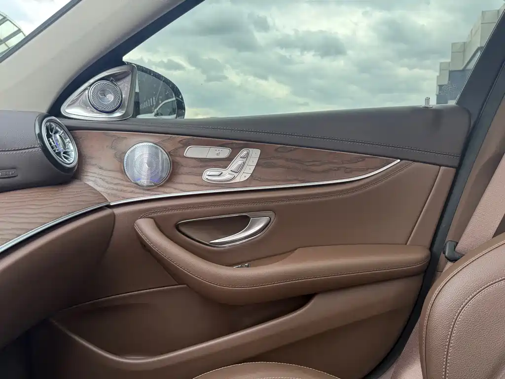 Mercedes-Benz E-Class 2023 E 300 L Fashion купить на сайте DeffCars