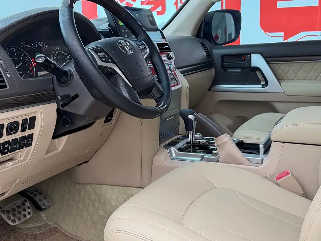 Land Cruiser imported 2015 4.0L V6 Middle East Limited Edition купить на сайте DeffCars