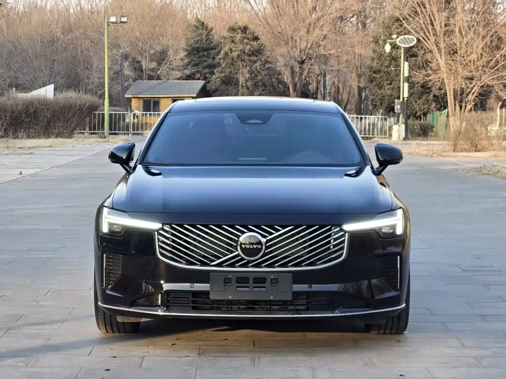 Volvo S90 2026 B5 Zhiyi Luxury Edition купить на сайте DeffCars