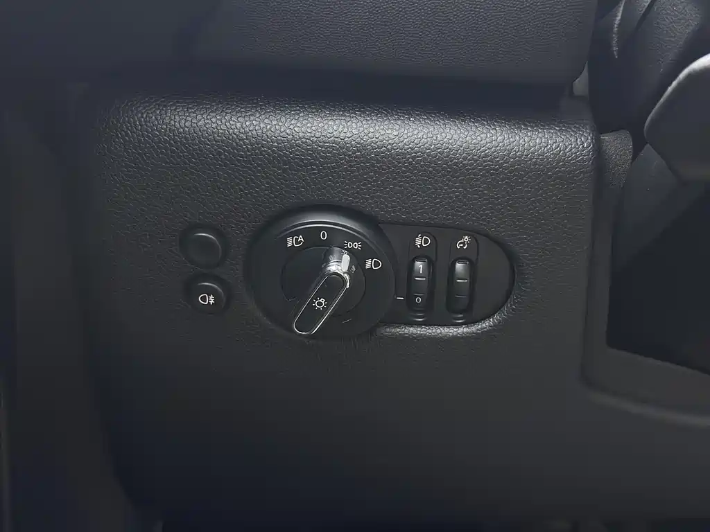 MINI 2023 1.5T ONE five-door version купить на сайте DeffCars