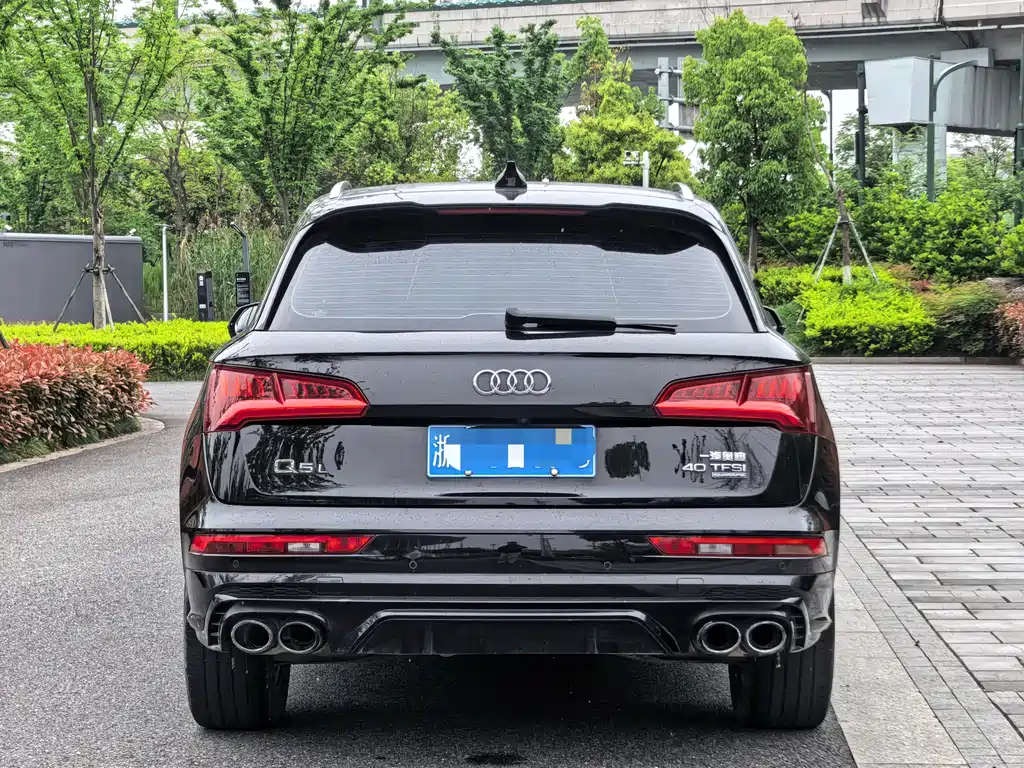 Audi Q5L 2020 40 TFSI enjoys fashionable style купить на сайте DeffCars