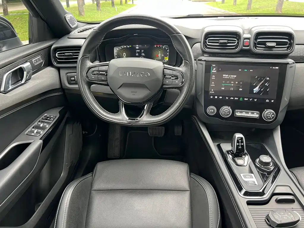 Lynk & Co 03 2022 2.0TD DCT Pro купить на сайте DeffCars