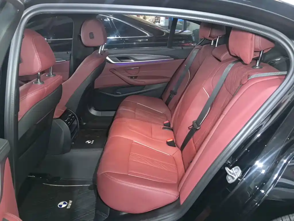 BMW 5 Series 2023 530Li Leading M Sports Package купить на сайте DeffCars