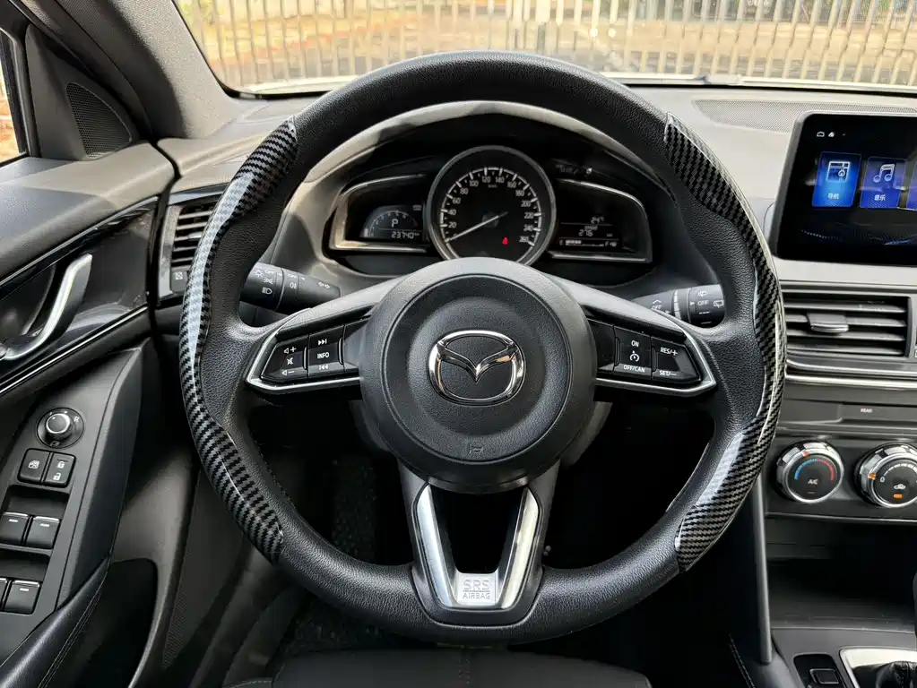 Mazda CX-4 2021 2.0L automatic two-wheel drive Blue Sky Vitality Edition купить на сайте DeffCars