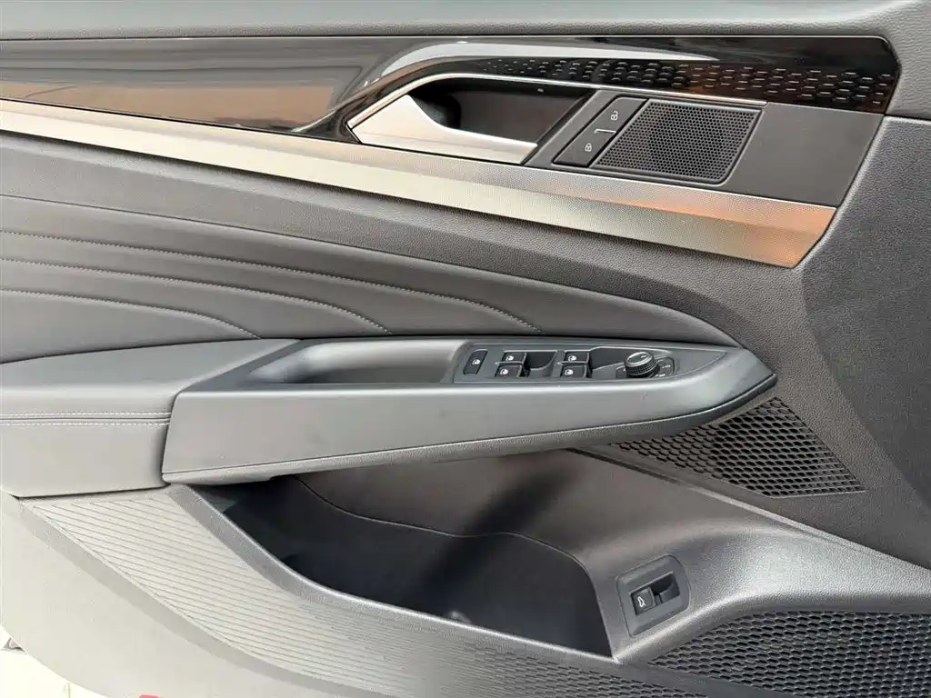 Passat 2023 facelift 330TSI Elite Edition купить на сайте DeffCars
