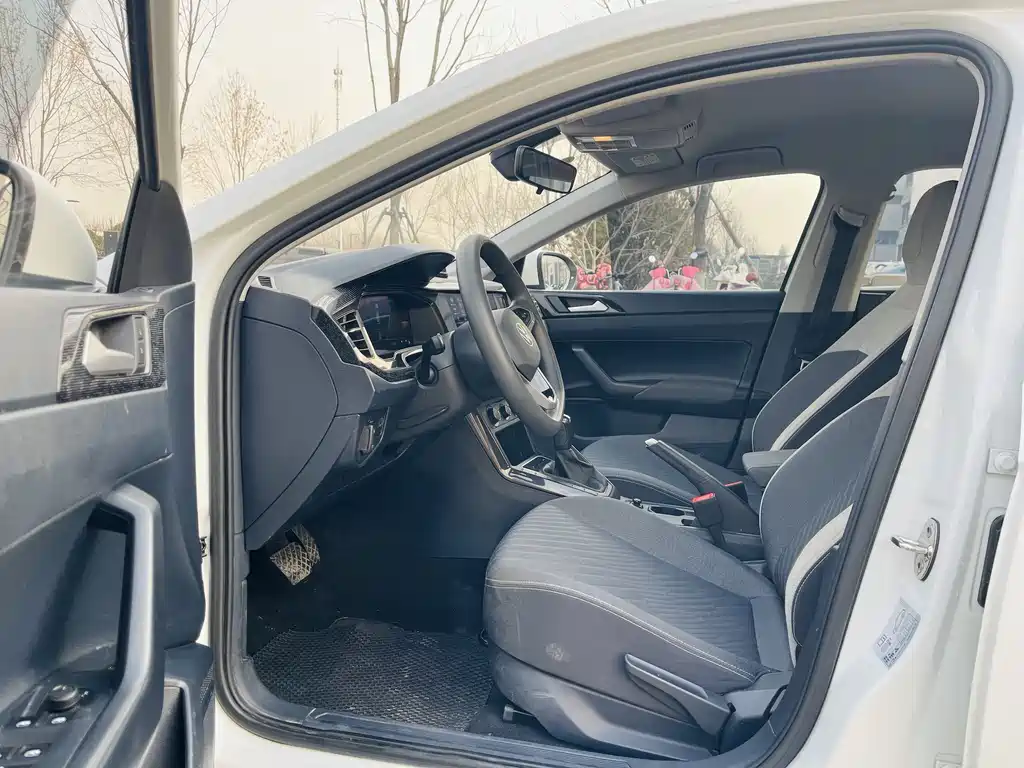 Lavida 2023 Xinrui 1.5L Automatic Xinyi Edition купить на сайте DeffCars