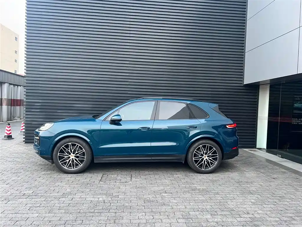 Cayenne 2024 Cayenne 3.0T купить на сайте DeffCars