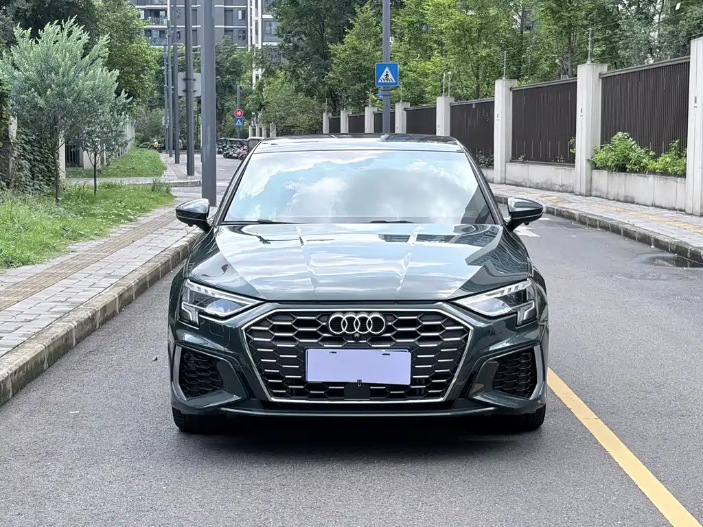 Audi A3 2024款 A3L Limousine 35 TFSI 时尚运动型 купить на сайте DeffCars