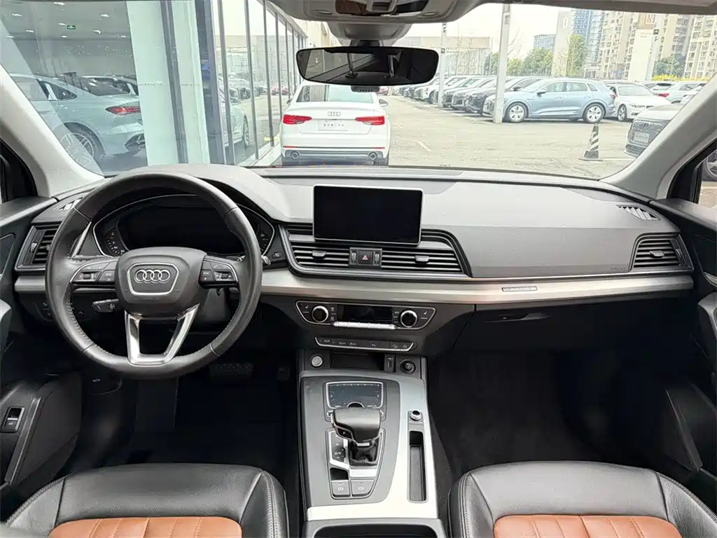 Audi Q5L 2020 40 TFSI enjoys fashionable style купить на сайте DeffCars