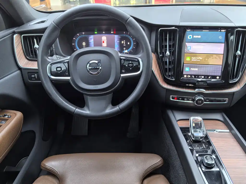 Volvo XC60 2022 B5 four-wheel drive Zhiyuan Deluxe Edition купить на сайте DeffCars