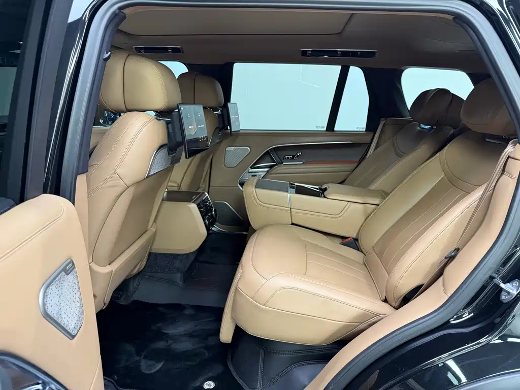 Range Rover 2023 3.0 L6 400PS Model Extended Edition купить на сайте DeffCars