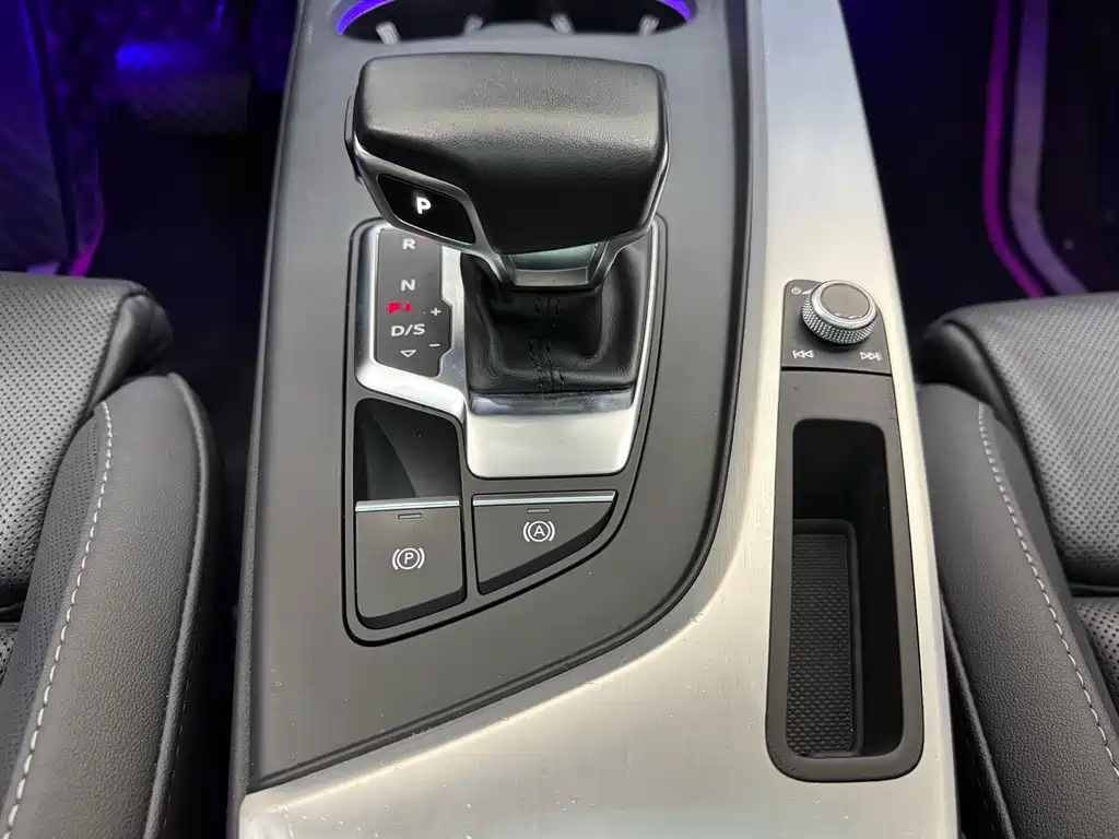Audi A4L 2020 40 TFSI Fashionable and Dynamic купить на сайте DeffCars