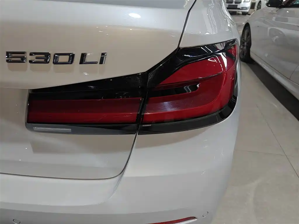 BMW 5 Series 2023 530Li Leading Luxury Package купить на сайте DeffCars