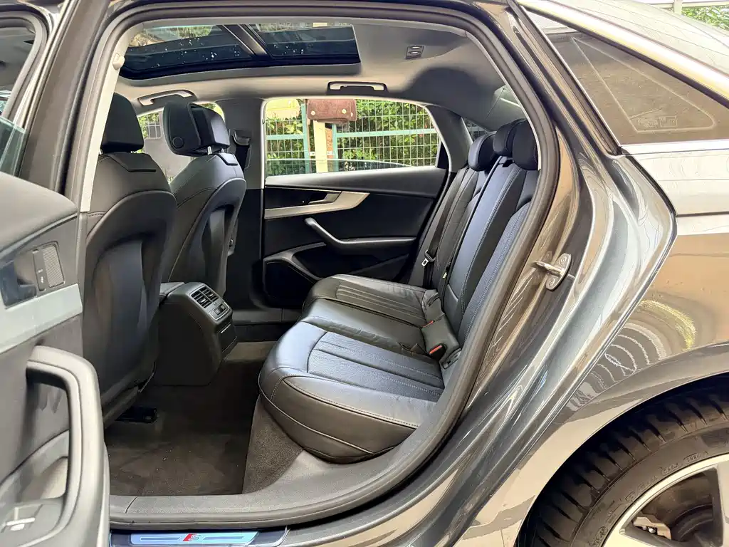 Audi A4L 2020 40 TFSI Fashionable and Dynamic купить на сайте DeffCars