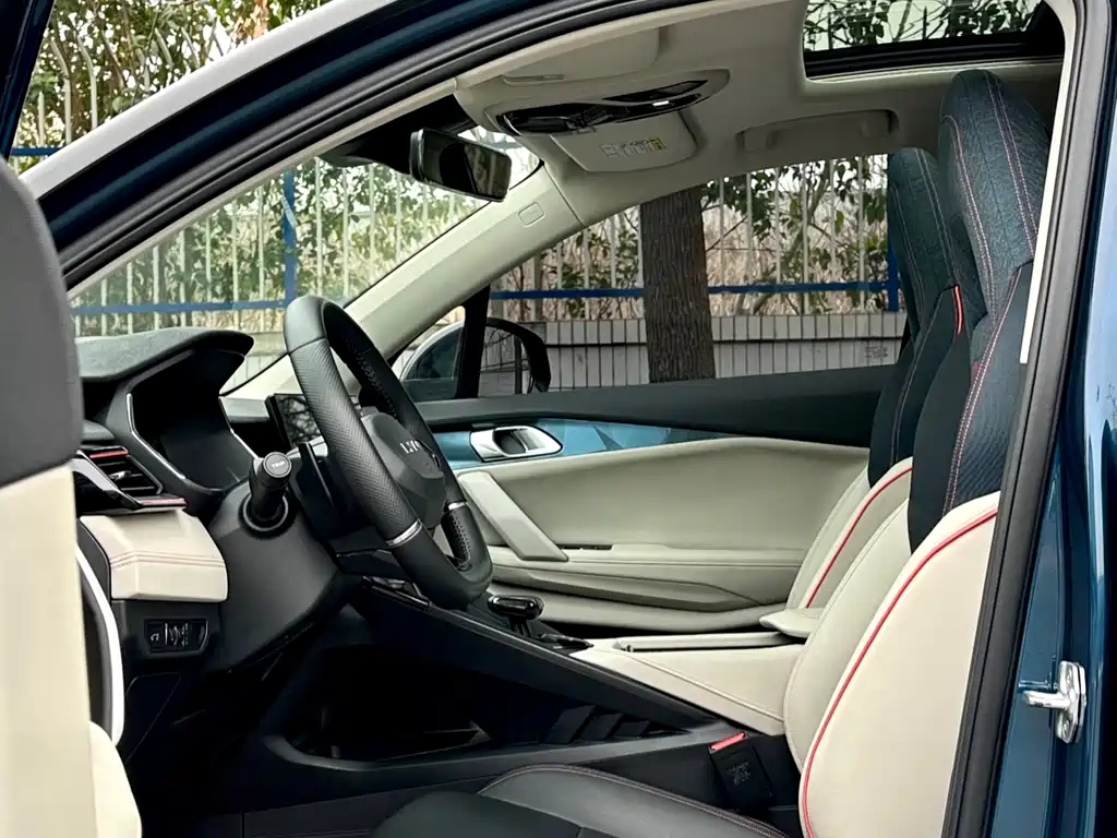 Lynk & Co 06 2020 1.5T Yao Halo купить на сайте DeffCars