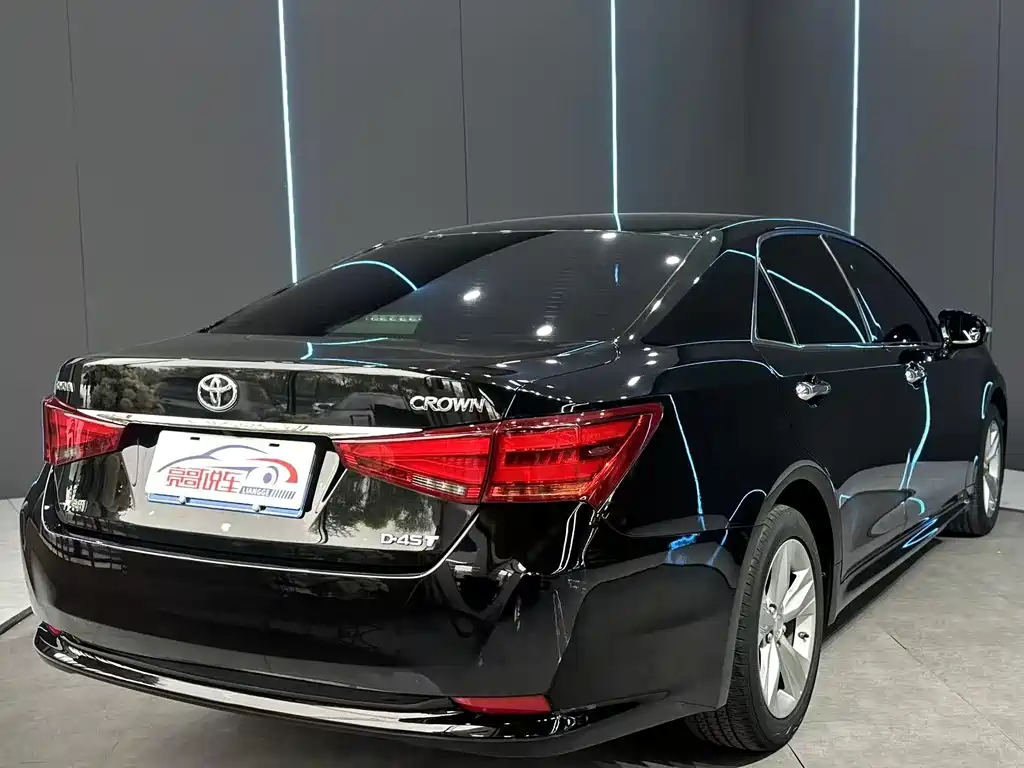 Crown 2015 2.0T Fashion Edition купить на сайте DeffCars