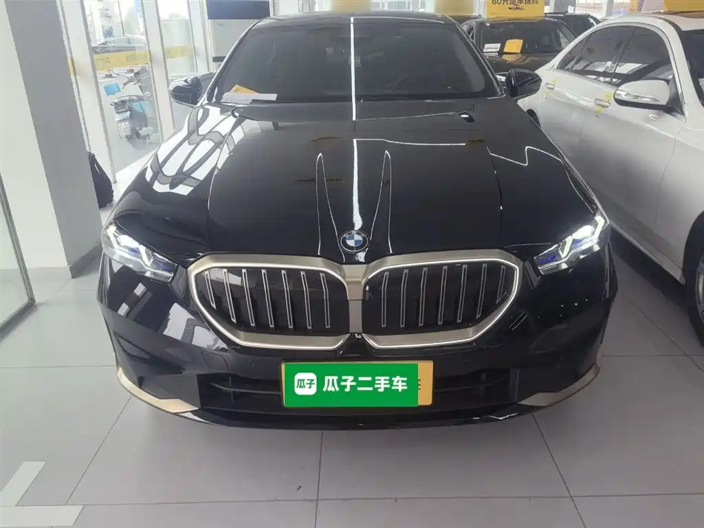 BMW 5 Series 2024 530Li Exclusive Luxury Package купить на сайте DeffCars