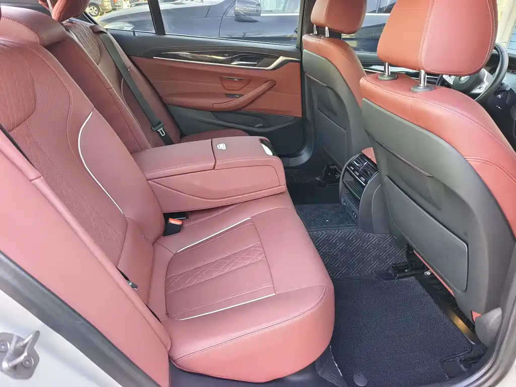BMW 5 Series 2022 525Li M Sports Package купить на сайте DeffCars