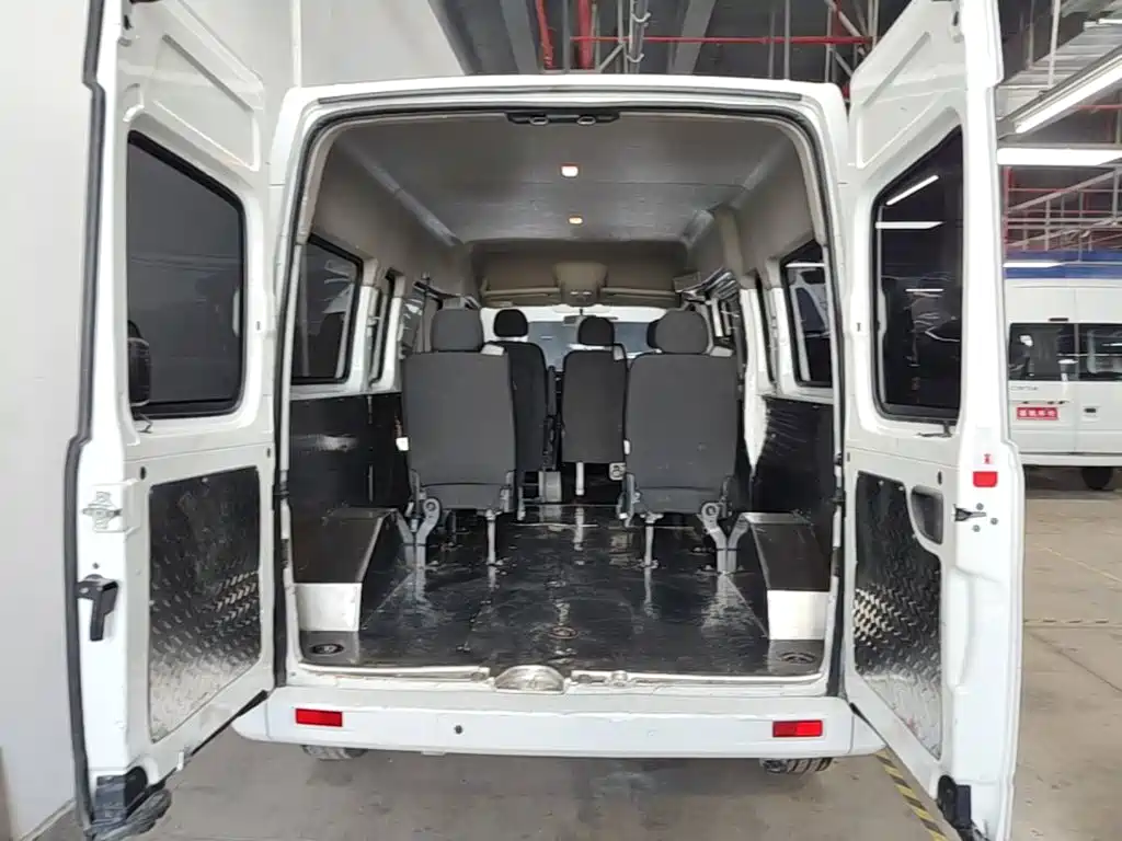 V80 2023 2.0T Manual Classic Super Express Longshaft Medium Top 6/7/8/9 Seats купить на сайте DeffCars