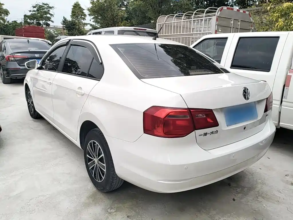 Jetta 2015 Premium Edition 1.4L Manual Fashion Model купить на сайте DeffCars