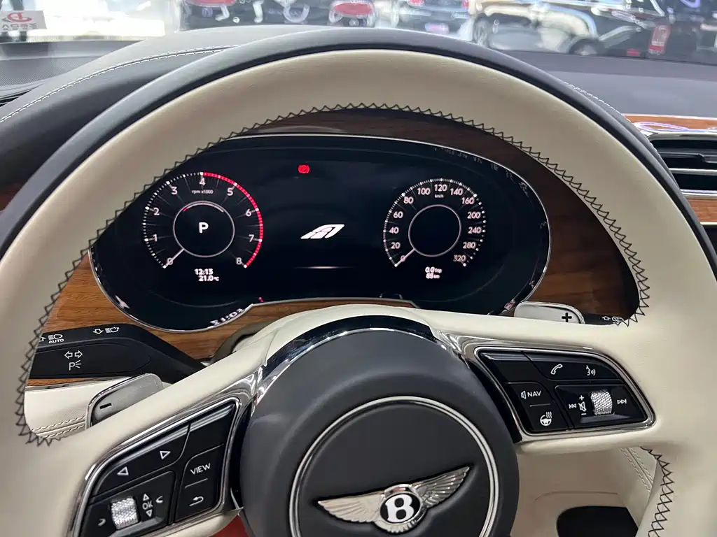 Bentayga 2024 4.0T V8 купить на сайте DeffCars