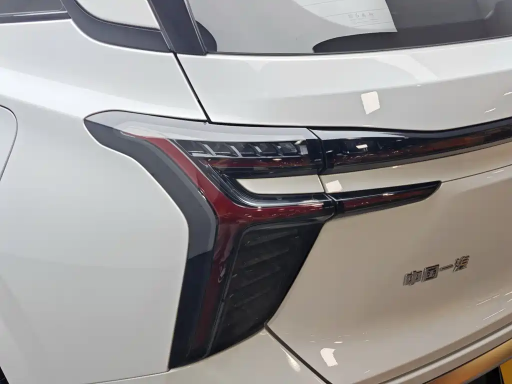 Hongqi HS3 PHEV 2024 115km Jinwei Edition купить на сайте DeffCars