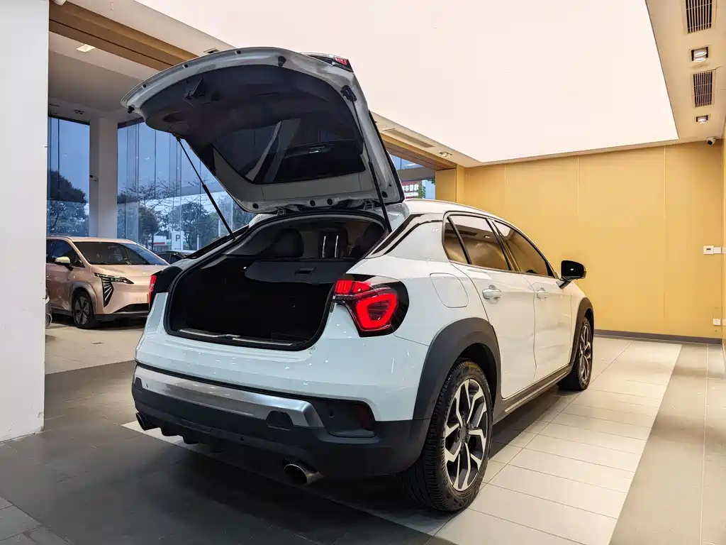 Lynk & Co 02 2019 High-Energy Version 2.0T Automatic Two-wheel Drive Pro Version National VI купить на сайте DeffCars