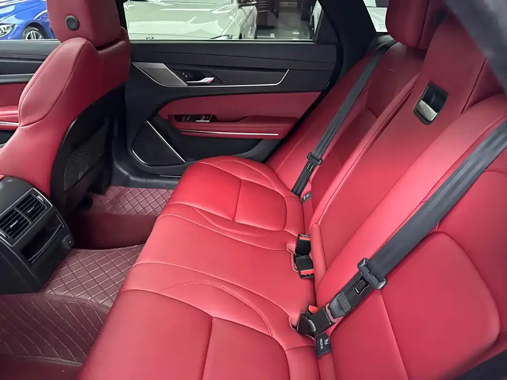 Jaguar XFL 2023 XFL 2.0T P250 two-wheel drive elite sports version купить на сайте DeffCars