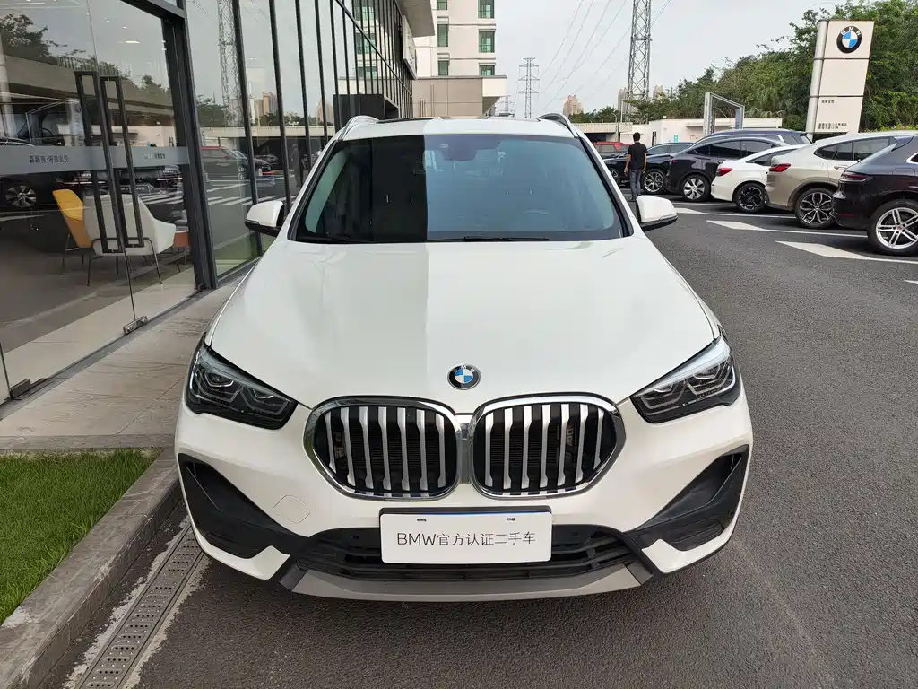 BMW X1 2022 sDrive25Li Leading Model купить на сайте DeffCars
