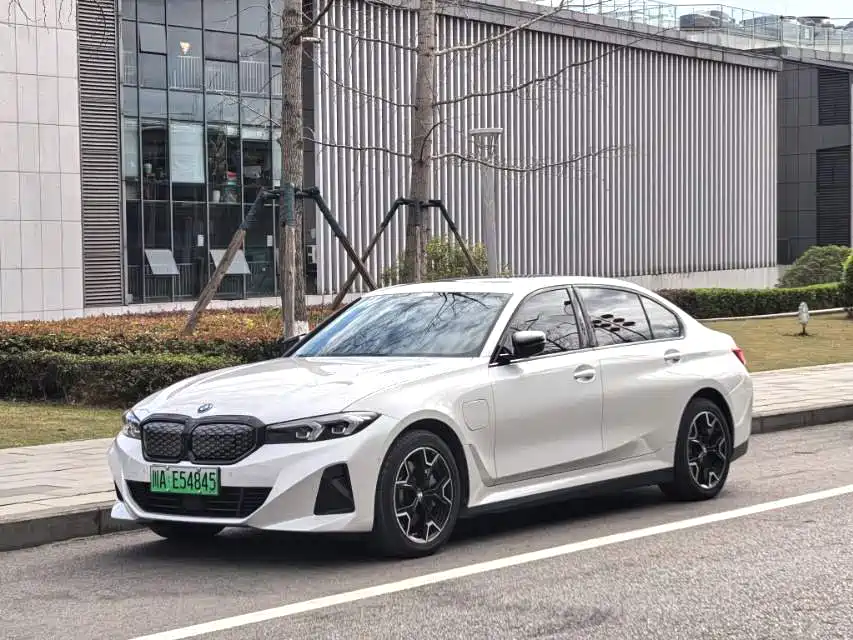 BMW i3 2025 eDrive 40L Night Package купить на сайте DeffCars