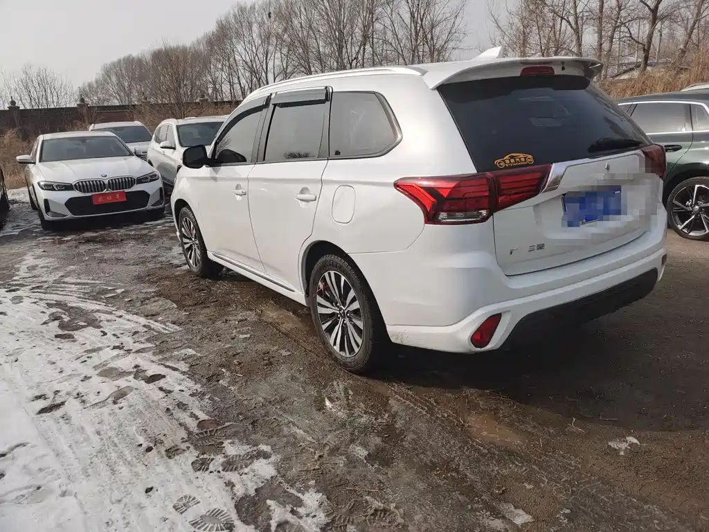 Outlander 2021 2.0L 2WD Enjoy Edition 5 seats купить на сайте DeffCars