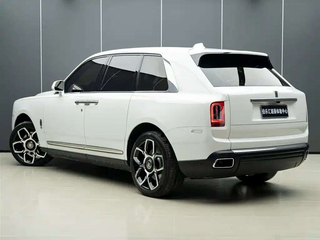 Cullinan 2018 five-seater version купить на сайте DeffCars