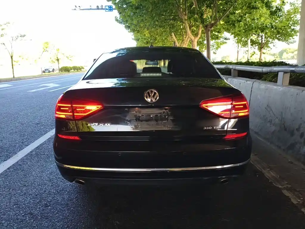 Passat 2017 330TSI DSG Premium Edition купить на сайте DeffCars