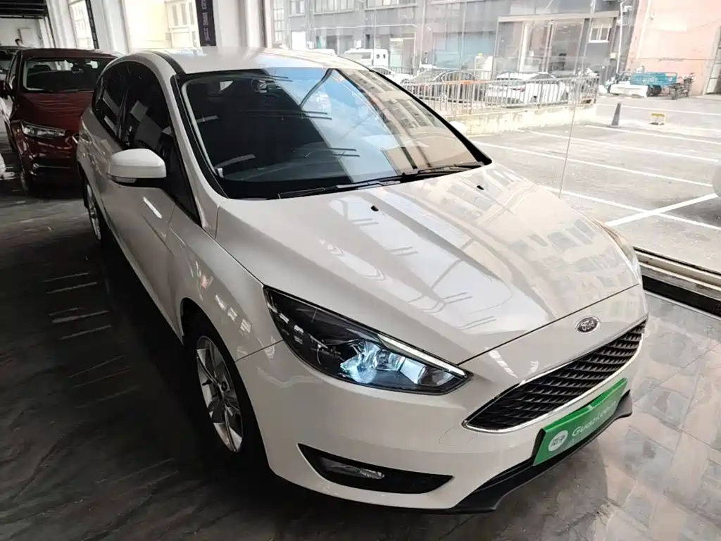 Focus 2017 hatchback 1.6L automatic comfort smart mobility version купить на сайте DeffCars