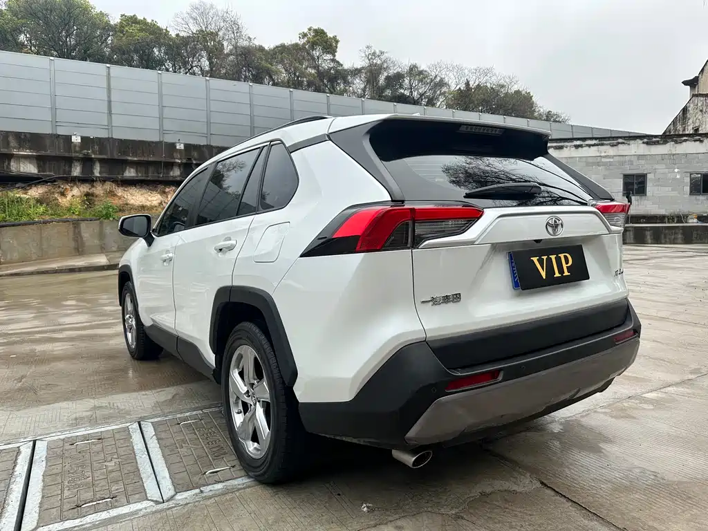 RAV4 Rongfang 2022 2.0L CVT two-wheel drive fashion Plus version купить на сайте DeffCars