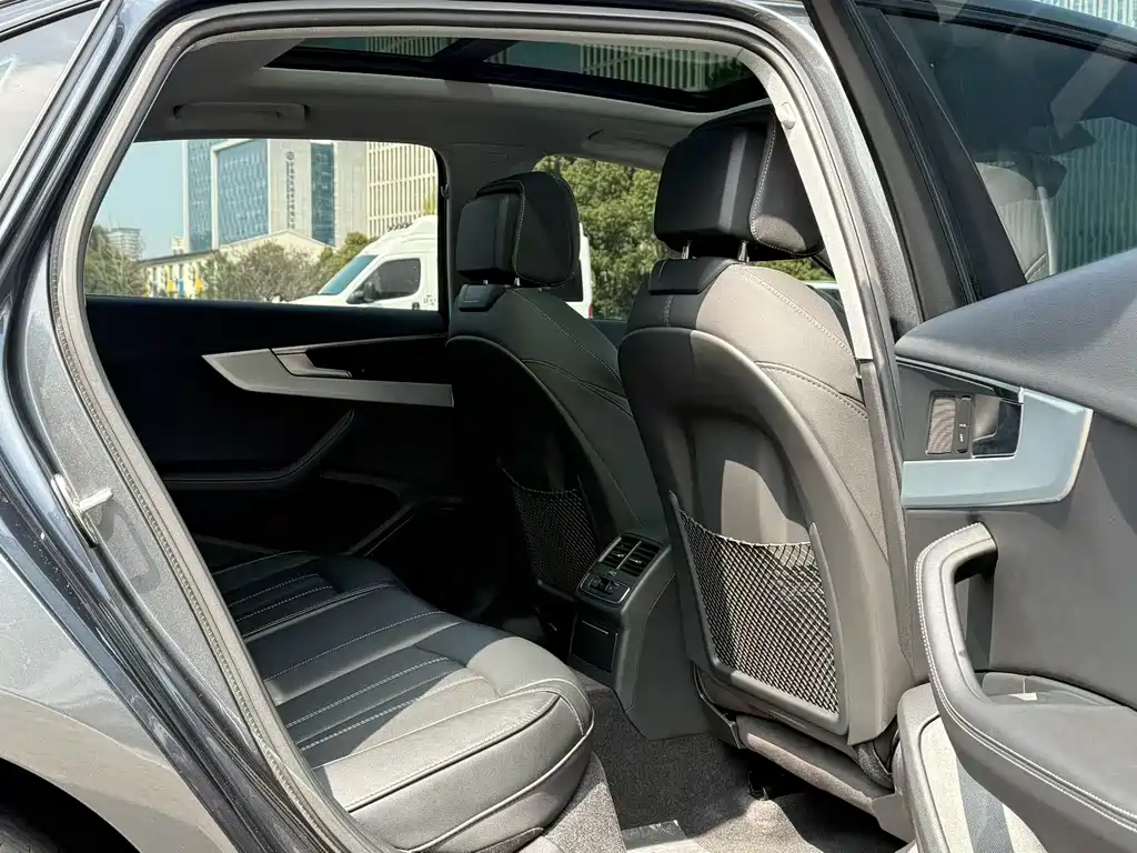 Audi A4L 2023 40 TFSI Fashionable and Dynamic купить на сайте DeffCars
