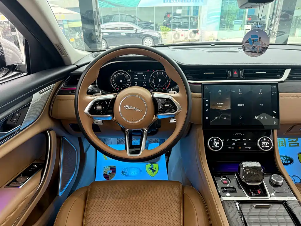 Jaguar XFL 2024 2.0T P250 two-wheel drive exclusive luxury version купить на сайте DeffCars