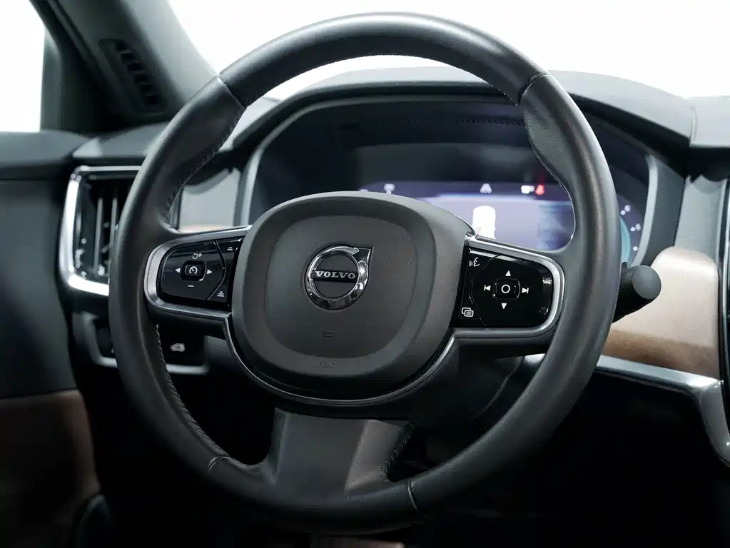 Volvo S90 2022 B5 Zhiyi Luxury Edition купить на сайте DeffCars