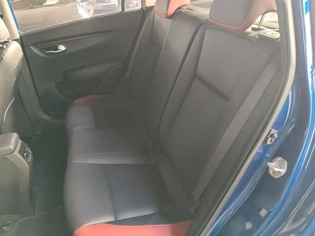 KX CROSS 2018 1.6L automatic smart sunroof version купить на сайте DeffCars