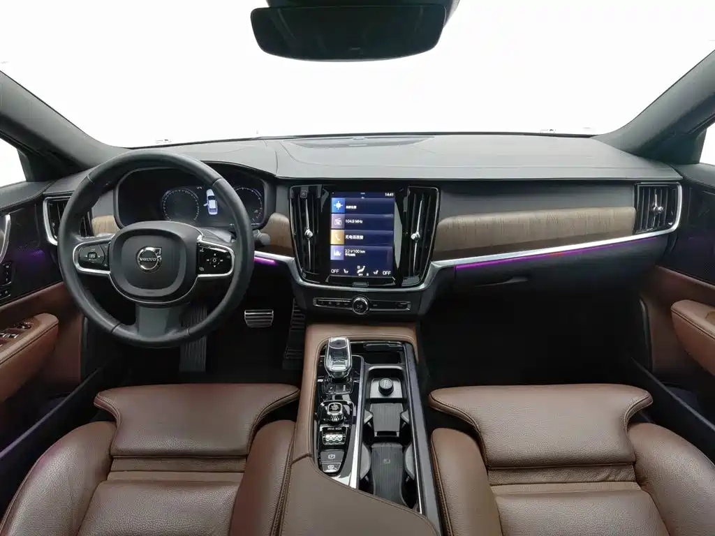 Volvo S90 2021 B5 Zhiyuan Luxury Edition купить на сайте DeffCars