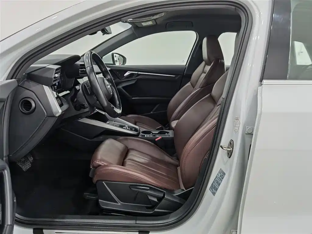 Audi A3 2022 Sportback 35 TFSI Enterprising and Elegant Model купить на сайте DeffCars