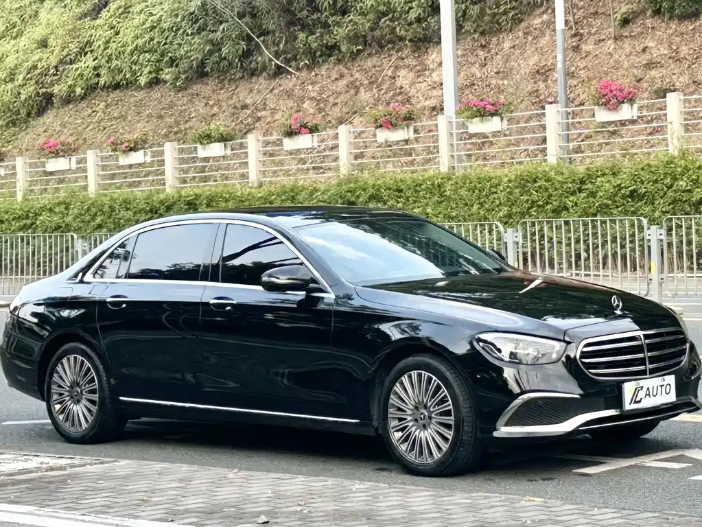 Mercedes-Benz E-Class 2023 E 300 L Luxury Model купить на сайте DeffCars