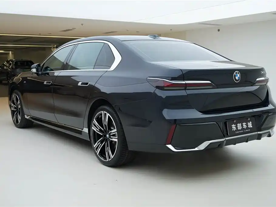 BMW 7 Series 2023 740Li Leading M Sports Package купить на сайте DeffCars
