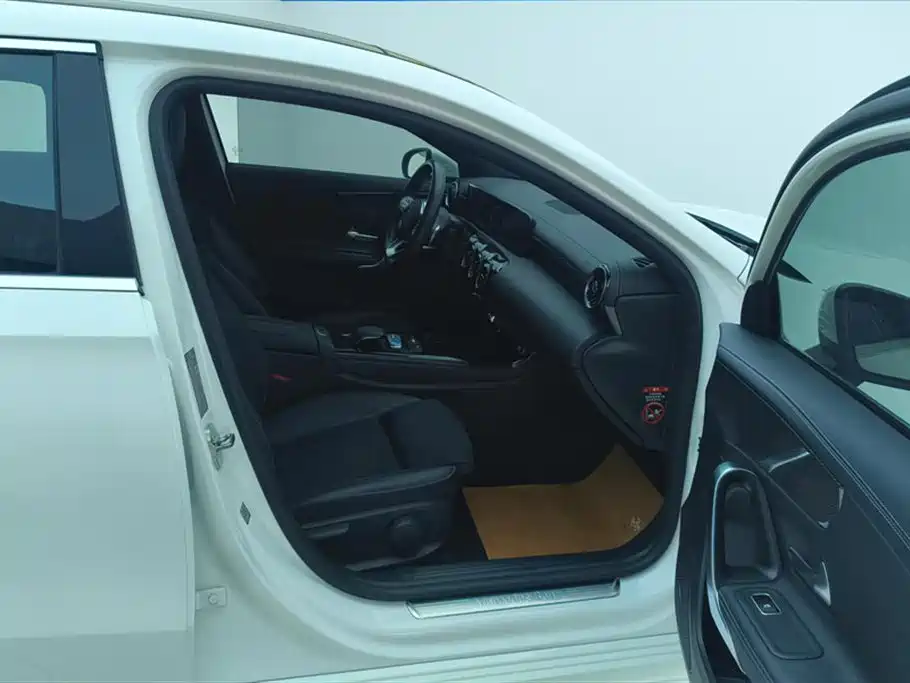 Mercedes-Benz A-Class 2019 A 180 L Sports Sedan купить на сайте DeffCars