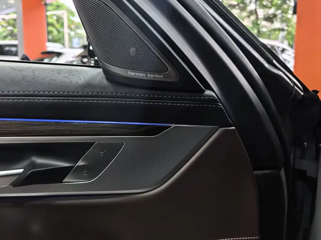 BMW 7 Series 2019 facelift 730Li luxury package купить на сайте DeffCars