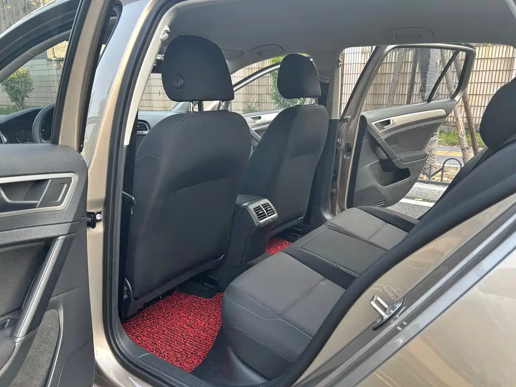 Golf 2018 1.6L automatic fashion model купить на сайте DeffCars