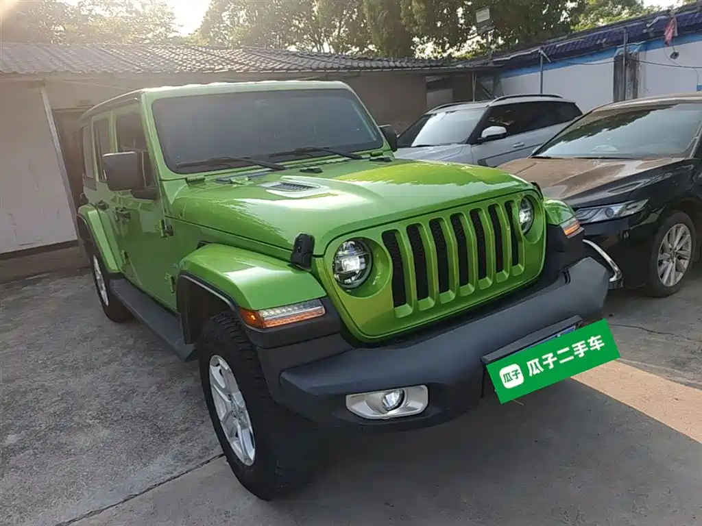 Wrangler 2019 2.0T Sahara four-door version National VI купить на сайте DeffCars