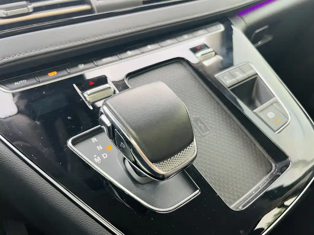Hongqi HQ9 2023 2.0T Zhilian Flagship Edition купить на сайте DeffCars