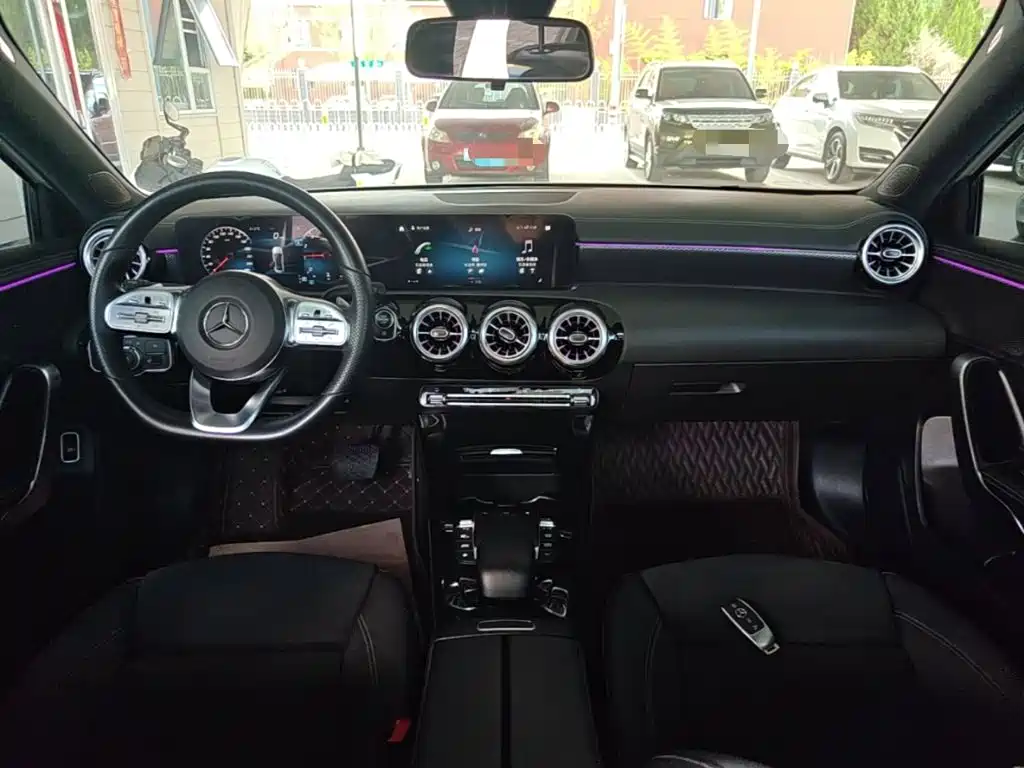Mercedes-Benz A-Class 2022 Facelift Two A 200 L Sports Sedan Fashionable купить на сайте DeffCars